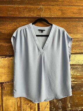 Banana Republic Light Blue V-Neck Cap Sleeve Blouse | Career Office Top | Size M